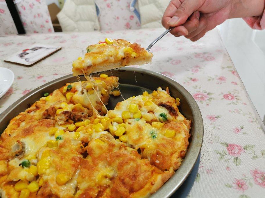 普罗旺斯三文鱼海鲜披萨