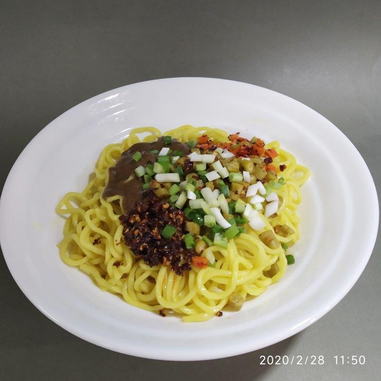 来一碗武汉热干面吧