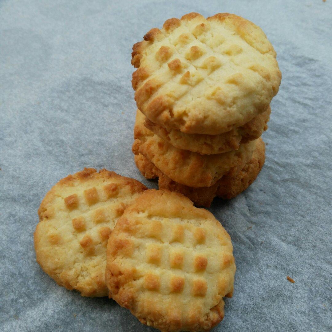 牛奶饼干