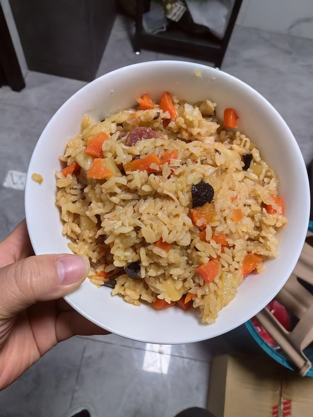 懒人必备～电饭煲腊肠焖饭