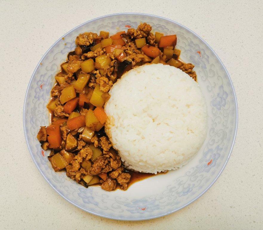 香菇土豆肉末饭