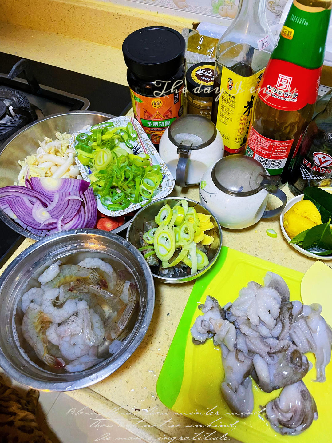 超好喝的泰式冬阴功海鲜汤的做法 步骤1