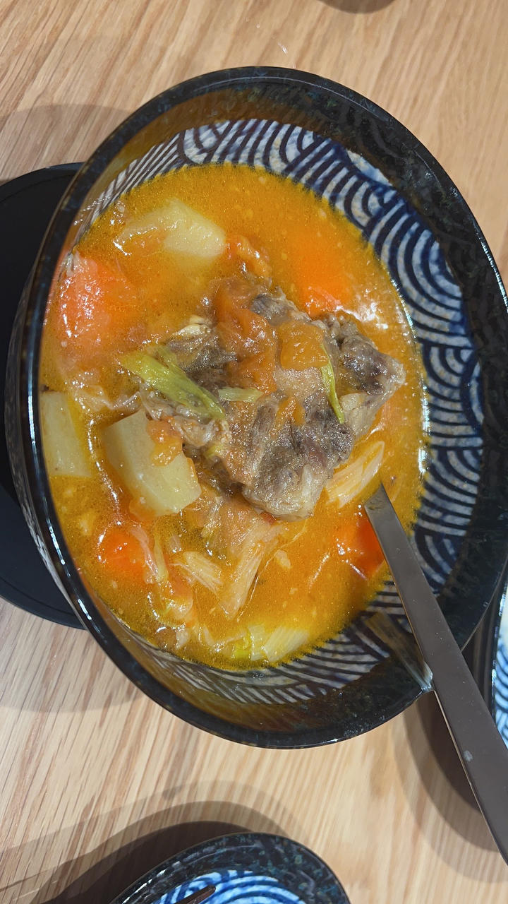清炖吮骨牛尾（不加香料原汁原味）
