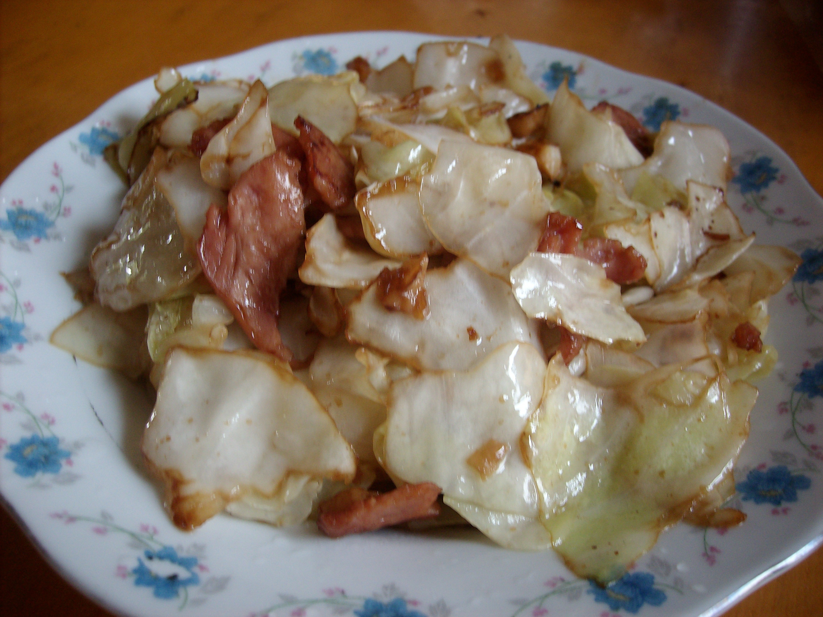 干锅培根手撕包菜