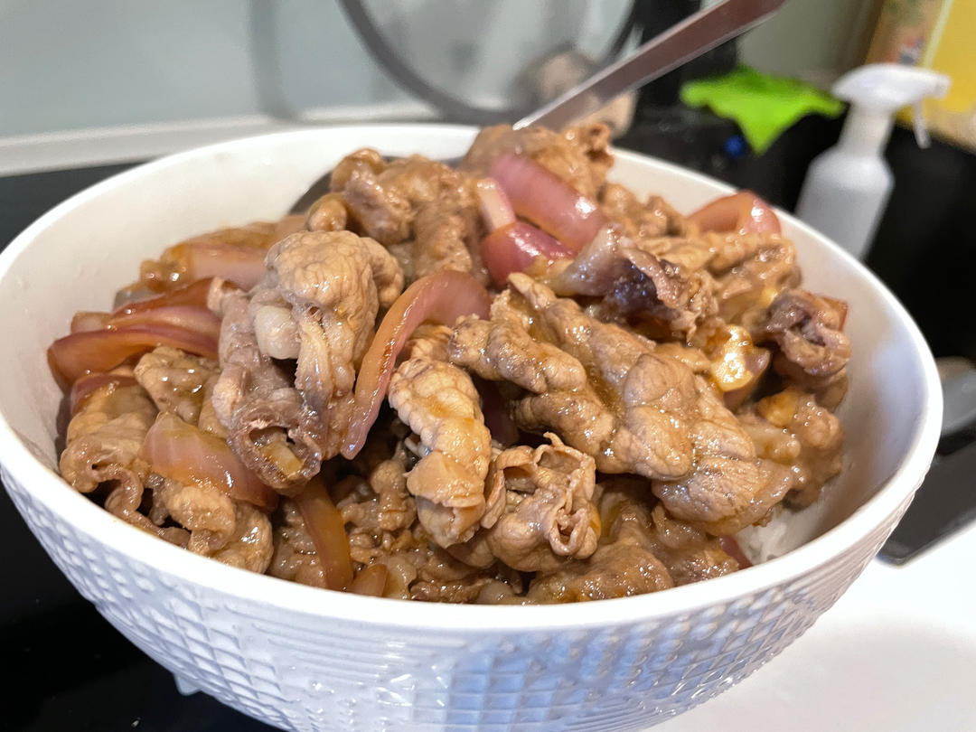 日式照烧肥牛                              模仿吉野家牛肉饭的牛肉版     自制家常照烧酱汁