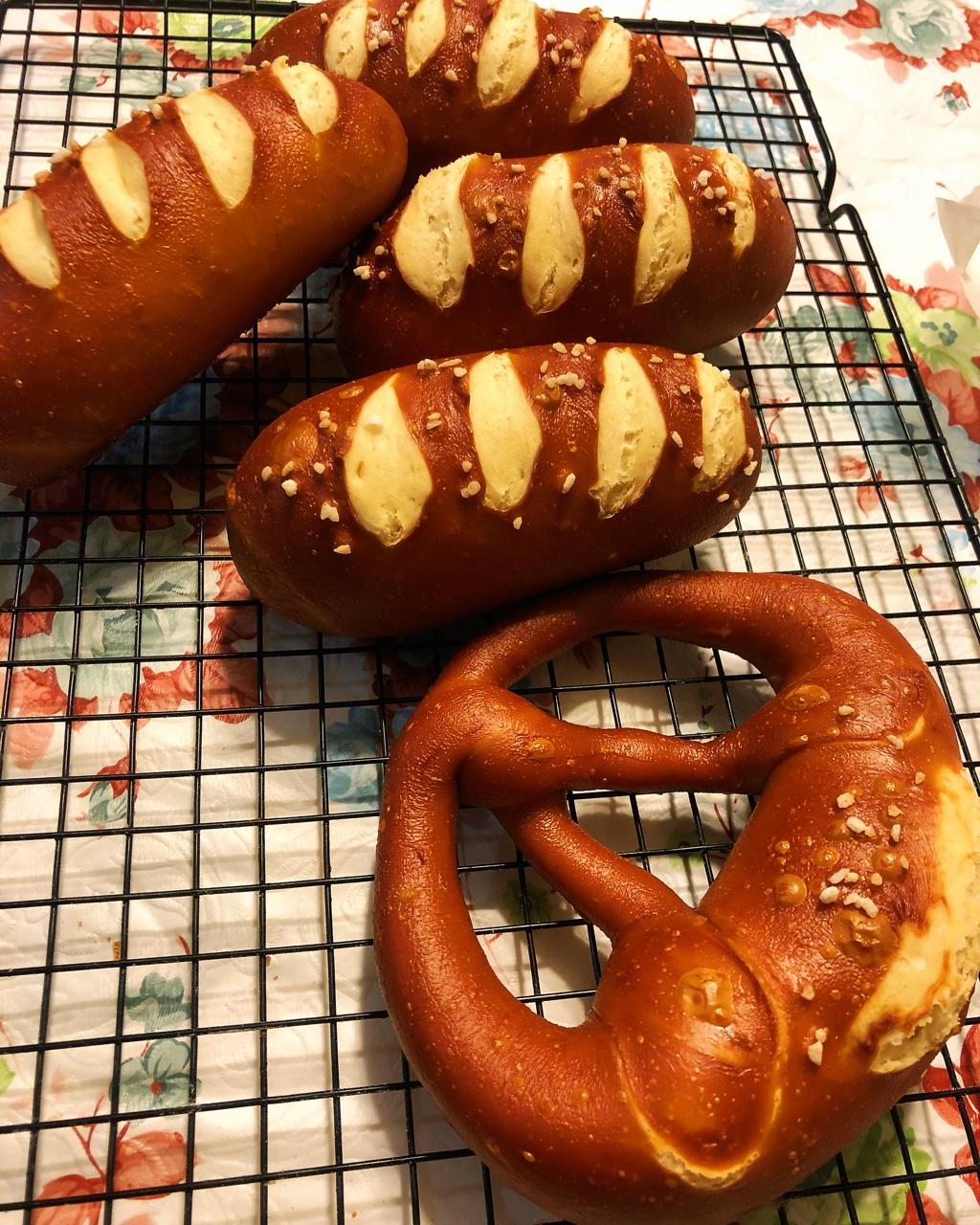 janejaneliu做的碱水面包普雷结