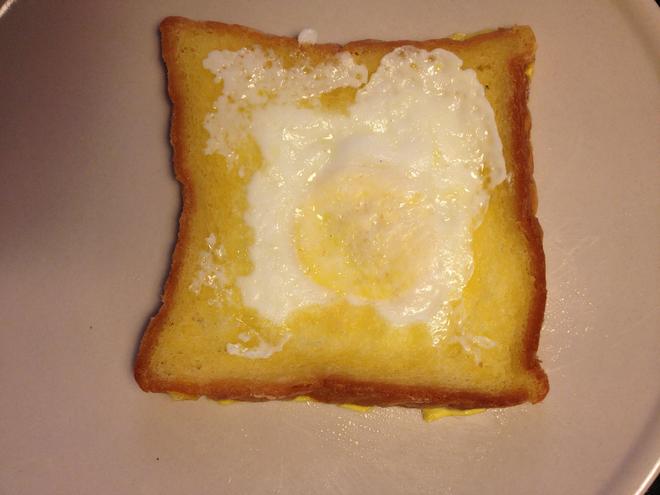 黄油 面包 煎蛋的做法