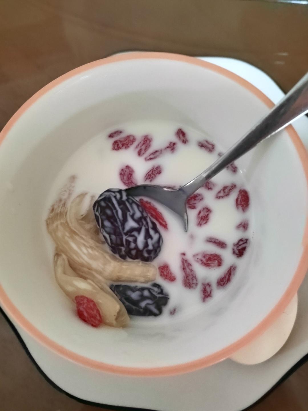 【美容养颜】花胶炖牛奶