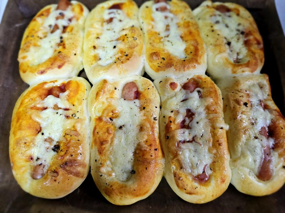 一个面团撑起一家店的台式面包—香肠面包