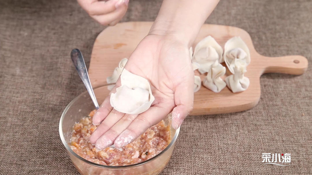 虾仁鲜肉小馄饨—教你三种馄饨的包法的做法