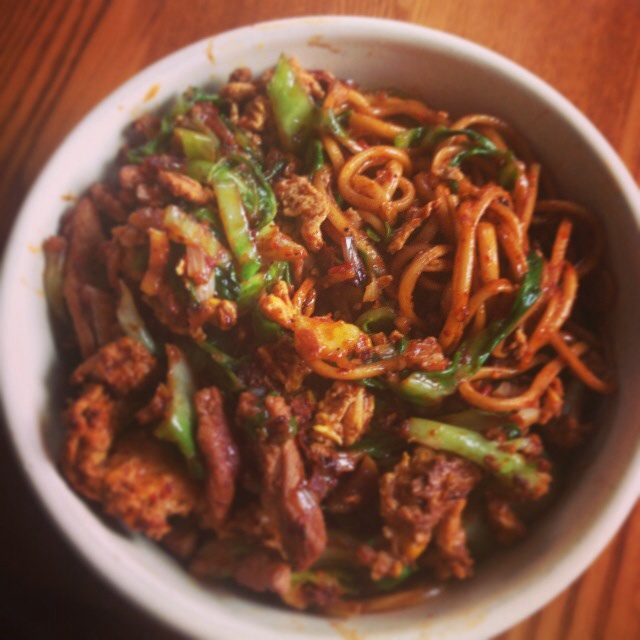 重口味麻辣什锦炒面