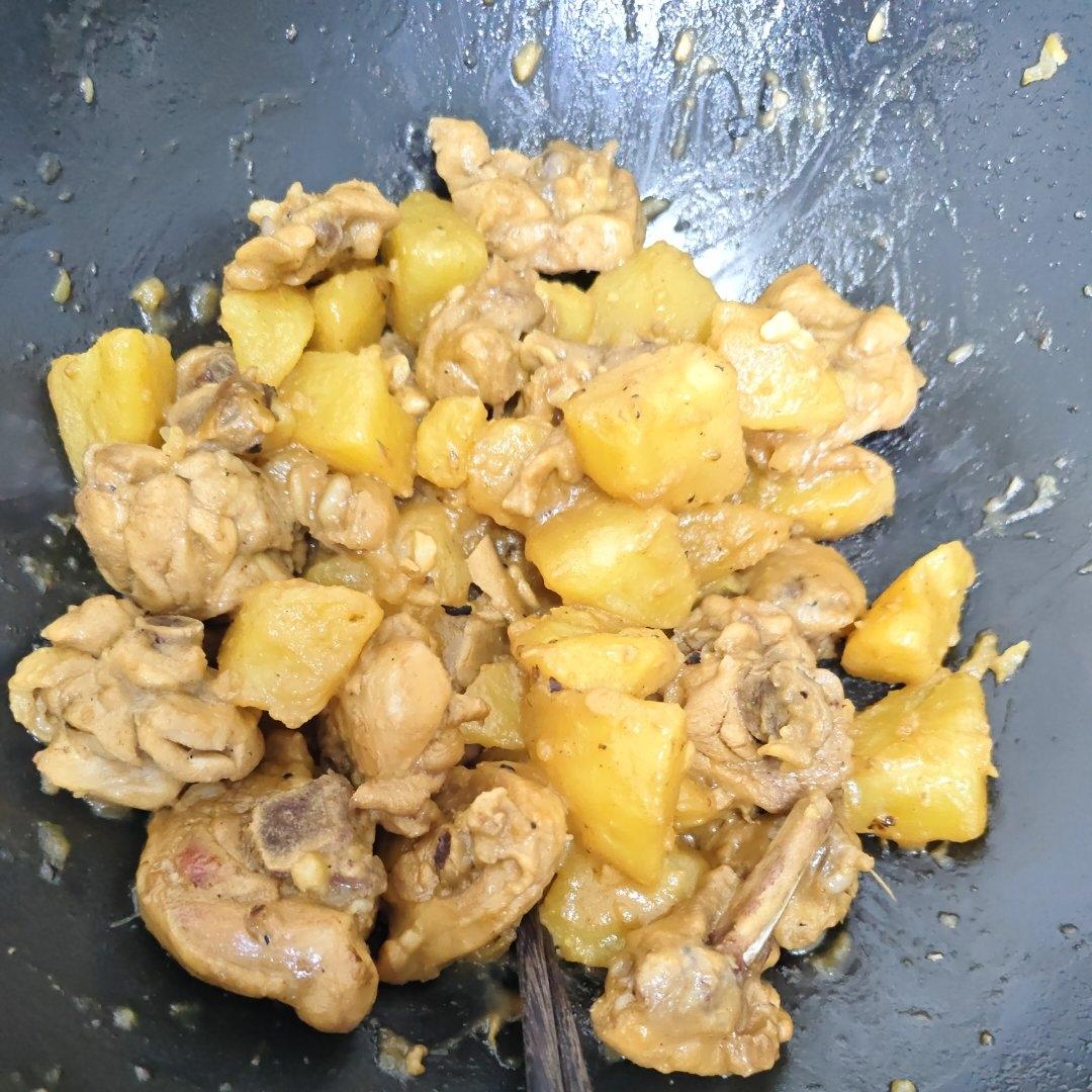 土豆焖鸡腿