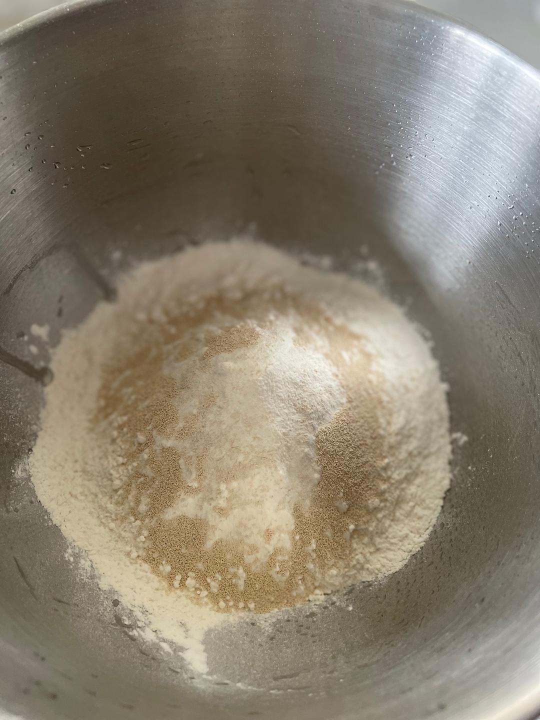 纯奶手撕吐司的做法 步骤1