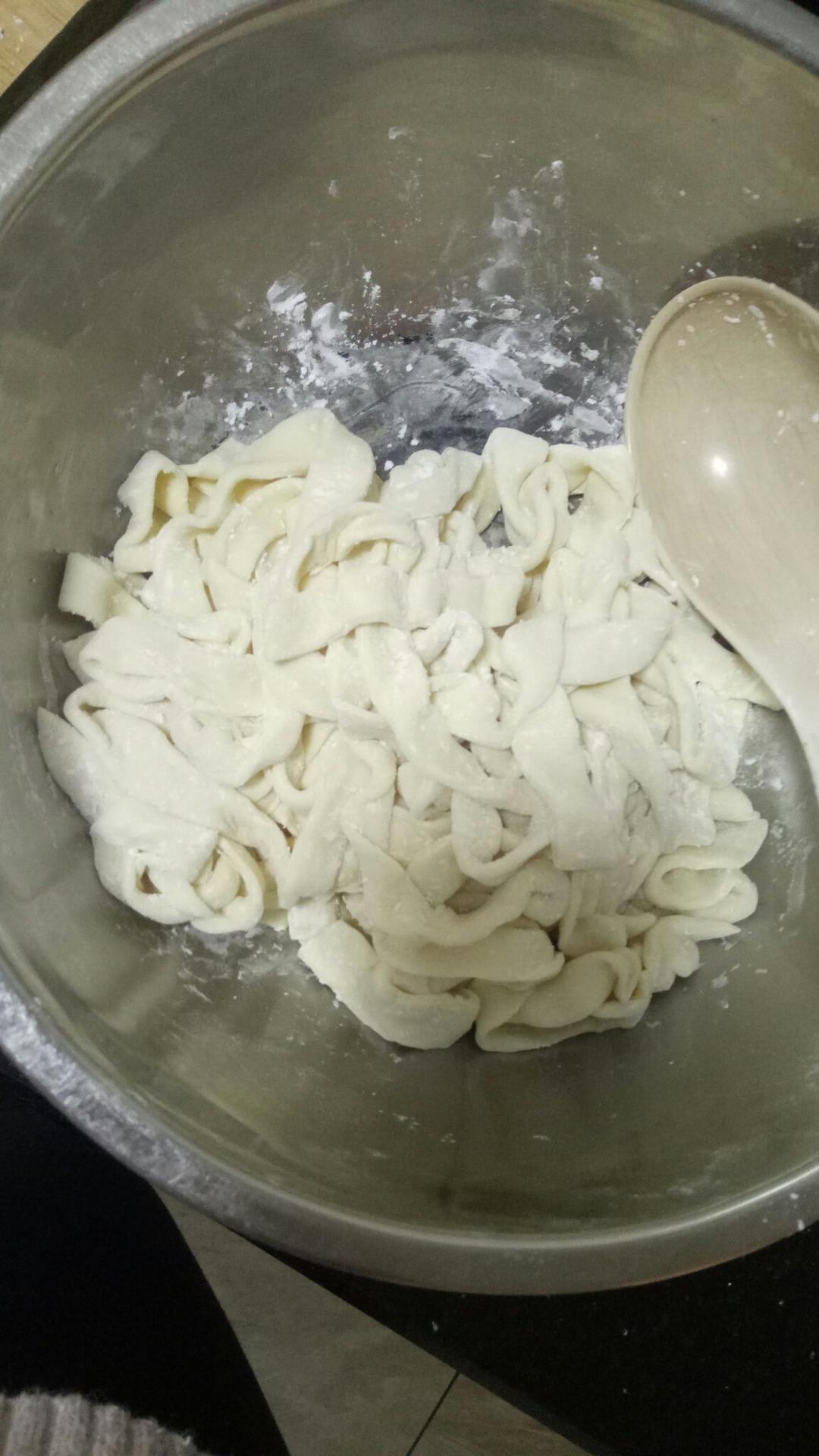 快手纯手工擀面条