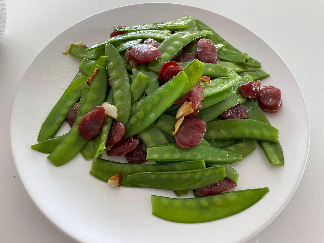 无比简单的荷兰豆炒腊肠，营养又好吃～！