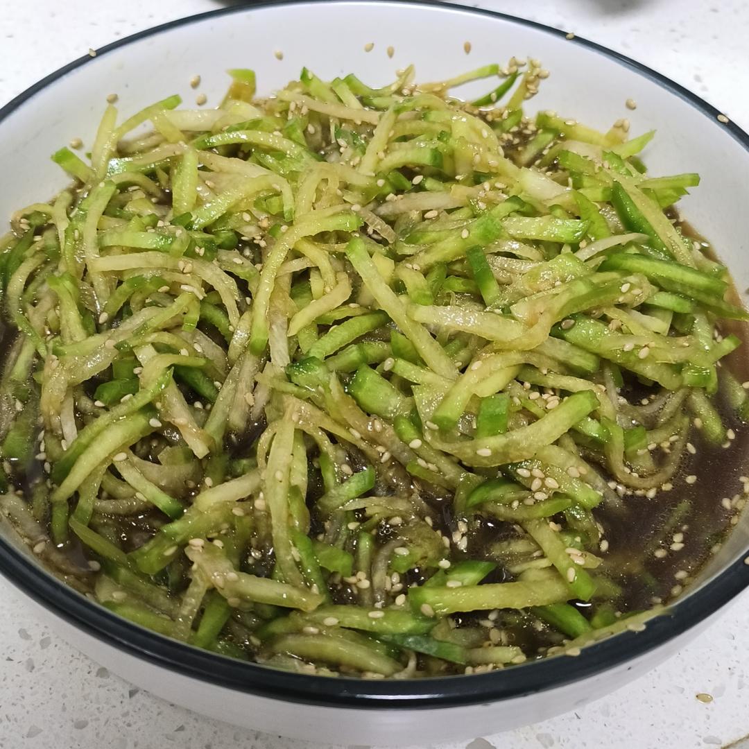 凉拌青萝卜丝