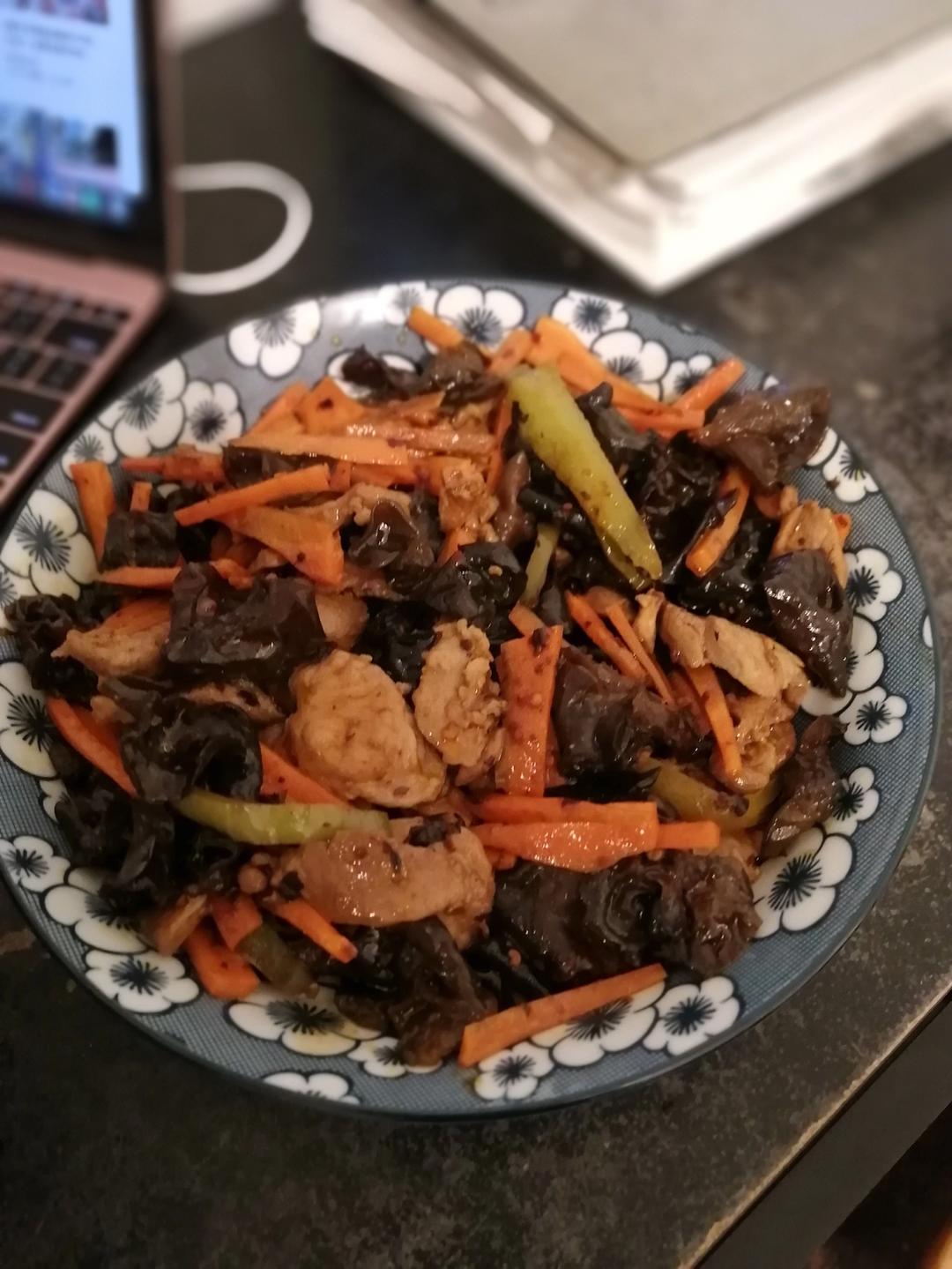 超好吃的鱼香肉丝（做法相当简单，一看就会）