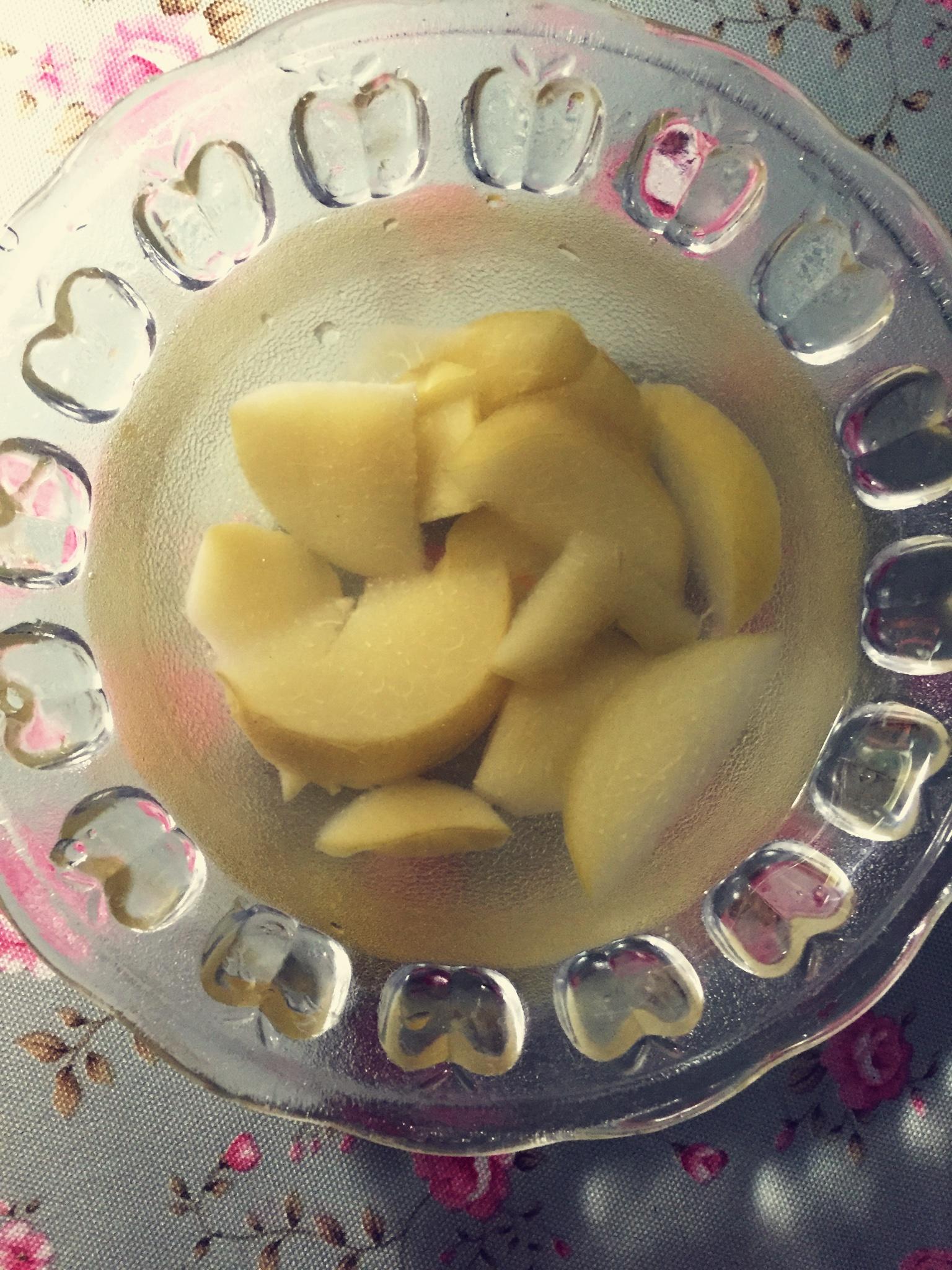 冰糖桃子汤的做法
