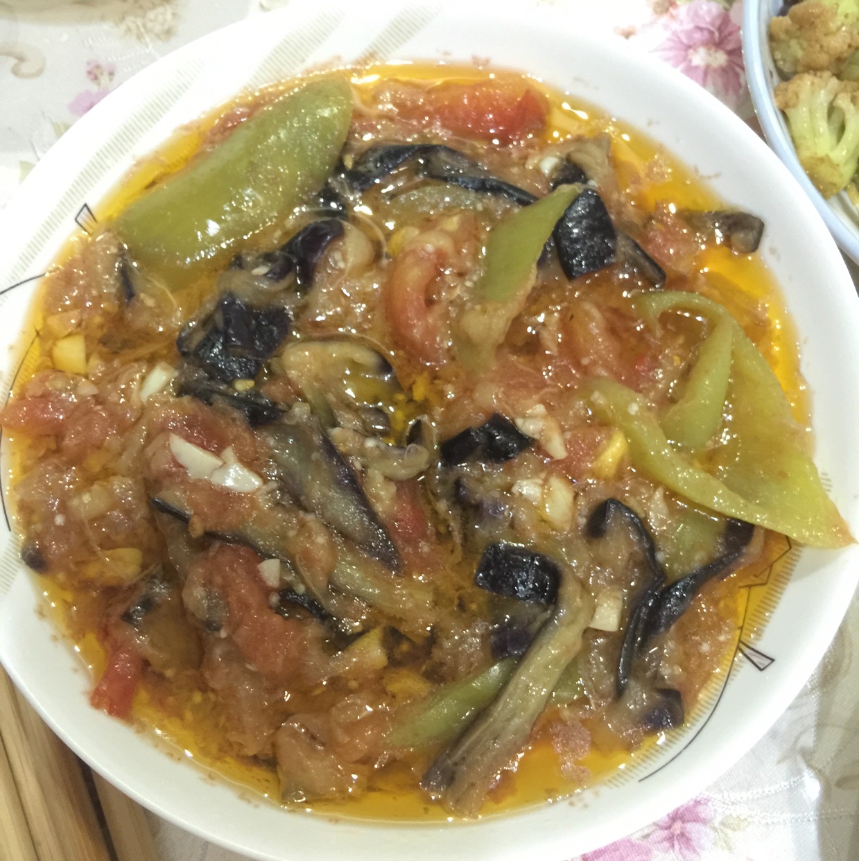 西红柿尖椒炒茄子