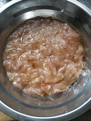 堪比肯德基的香菇鸡肉粥（暖暖的有幸福的味道）的做法 步骤1