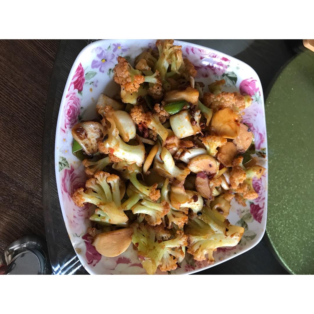 很“浪费”米饭的家常菜之一-------干锅菜花