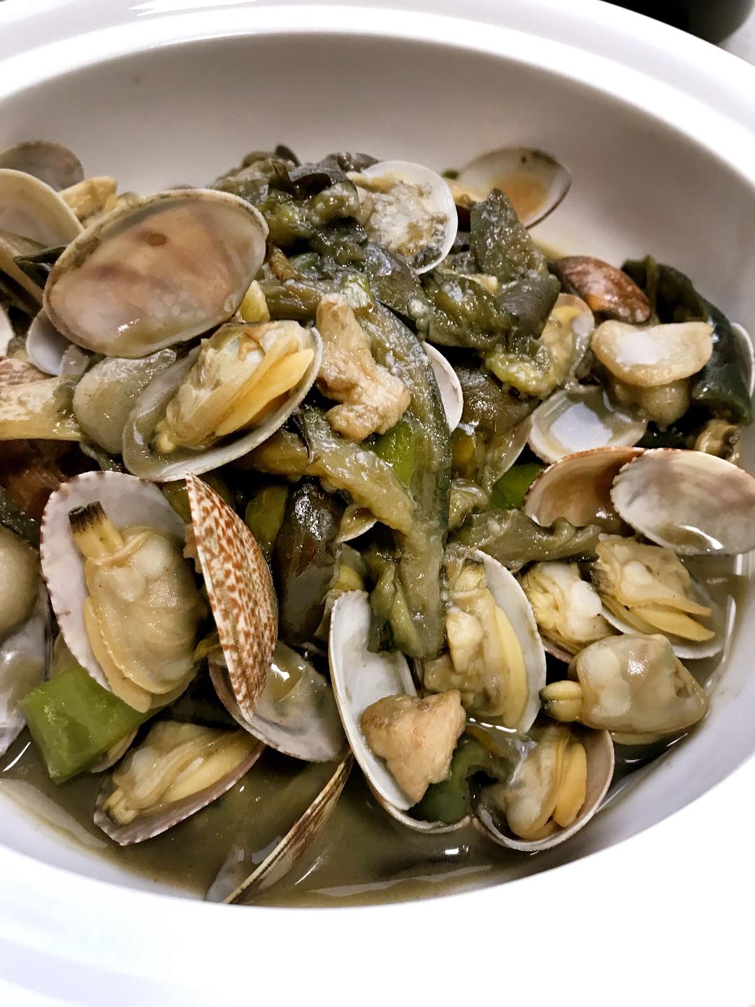 茄子炖蚬子的做法