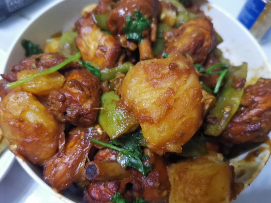土豆炖小鸡腿