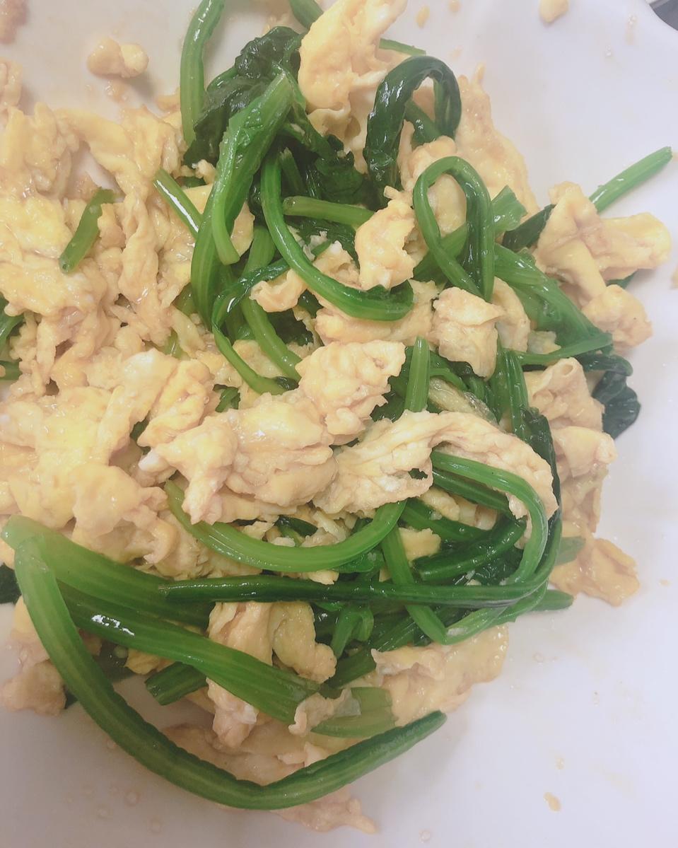 堂妈小厨——鸡蛋皮拌菠菜