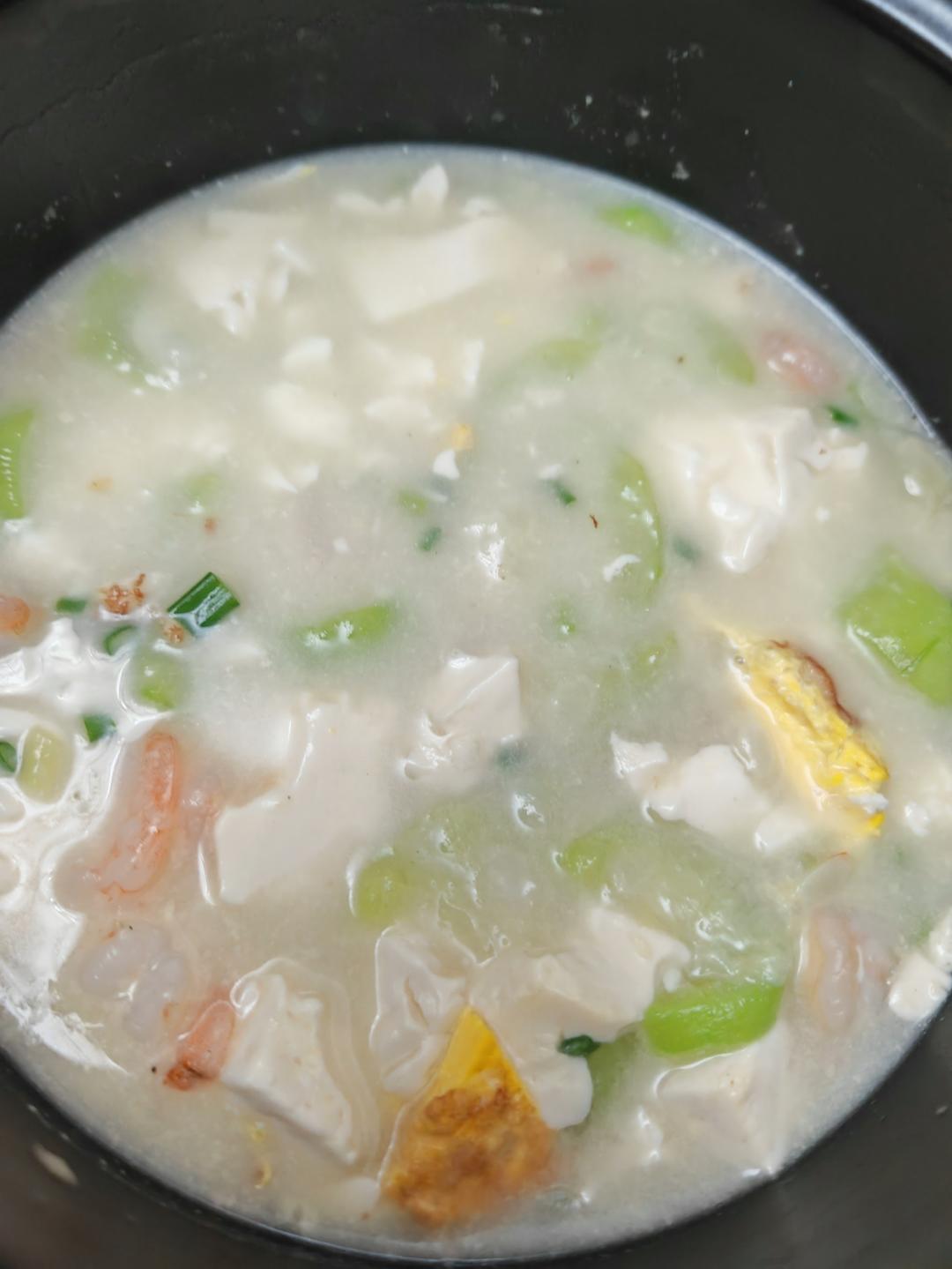 丝瓜虾仁豆腐汤