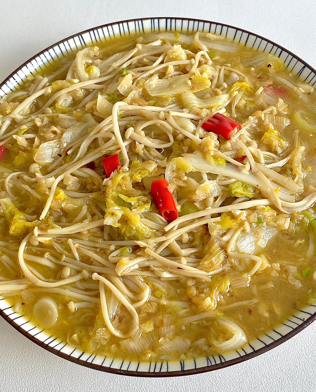 超级下饭的蒜蓉金针菇！好吃到爆