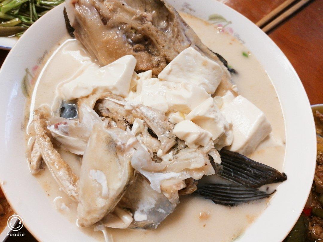 鱼头豆腐汤