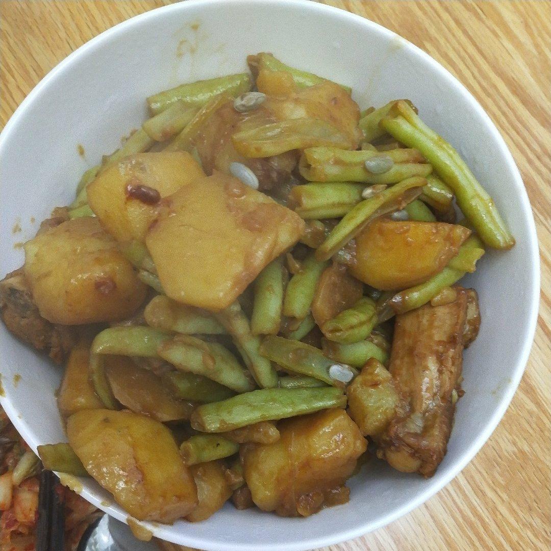 排骨土豆炖芸豆