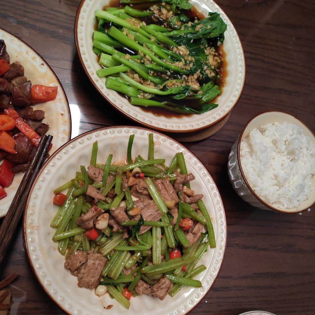 小炒黄牛肉，肉嫩味香！太好吃了简直是米饭杀手！