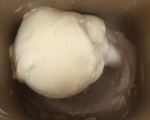 奶香味十足的酸奶淡奶油吐司（无蛋）（面包机揉面）的做法 步骤5