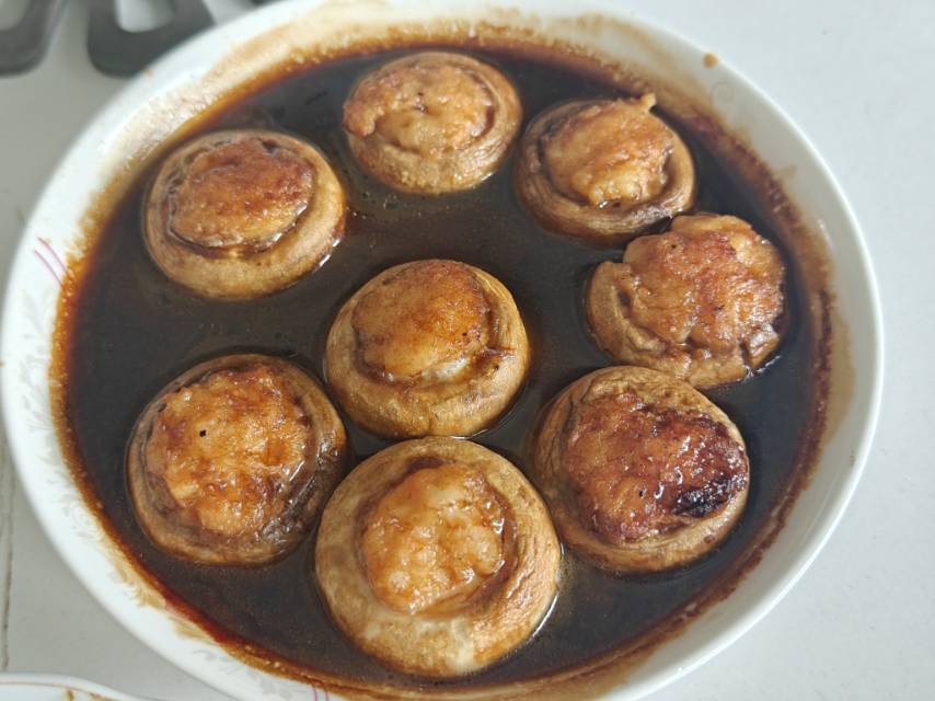 一口爆汁的虾滑酿口蘑