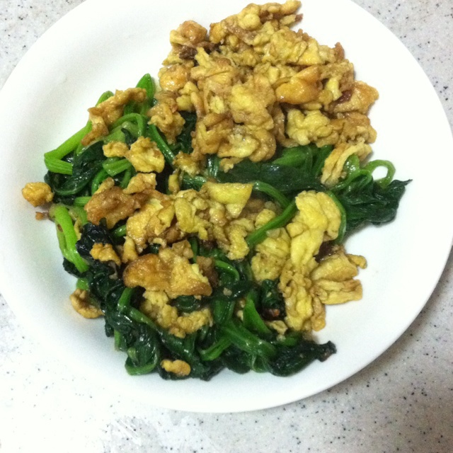 菠菜炒鸡蛋