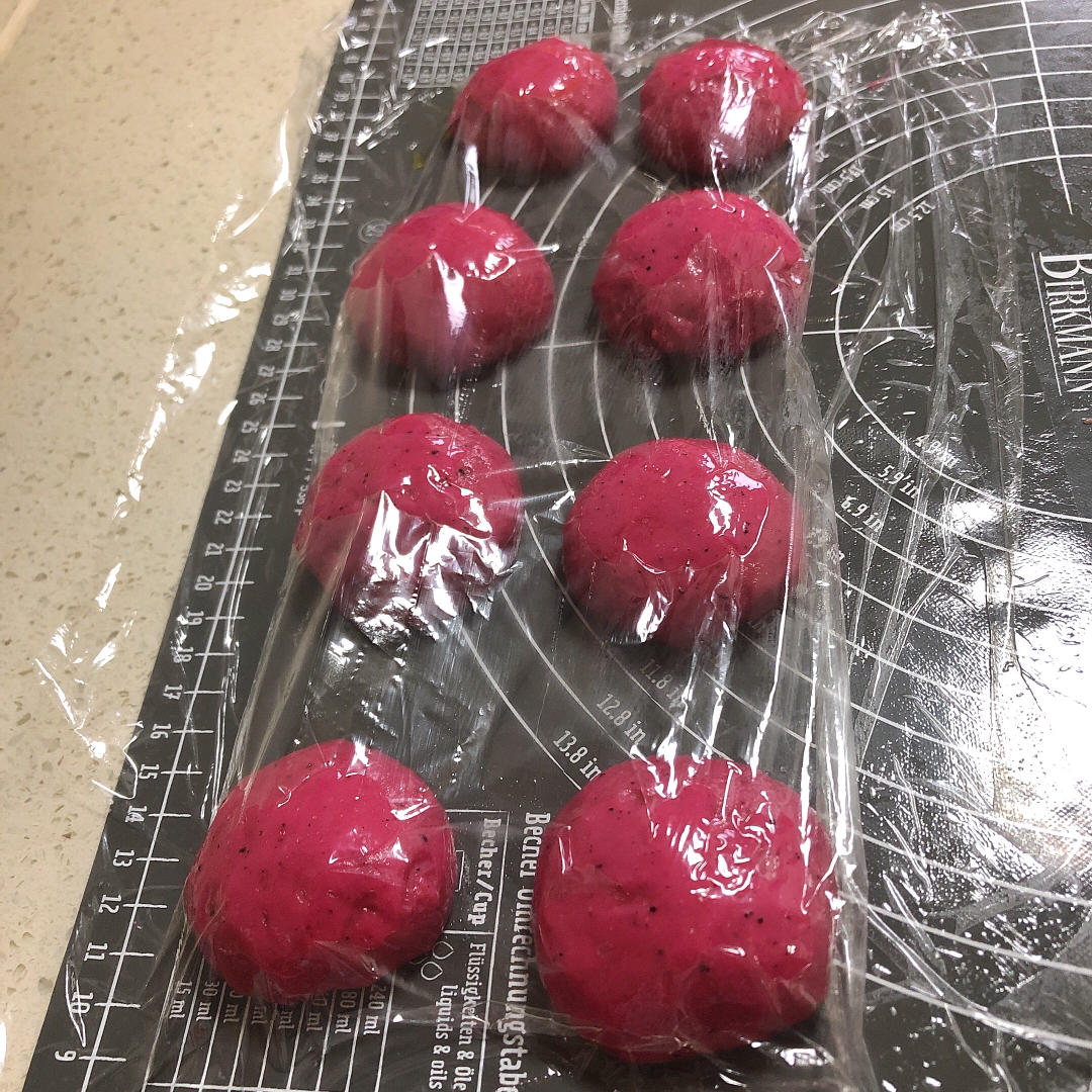 火龙果豆沙面包（一次发酵）