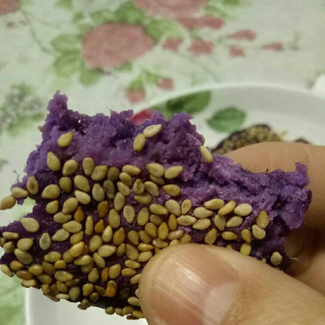紫薯芝麻饼