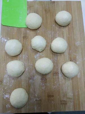 淡奶油面包   （口感超柔软，不会揉面发酵的进，小白食谱）的做法 步骤6