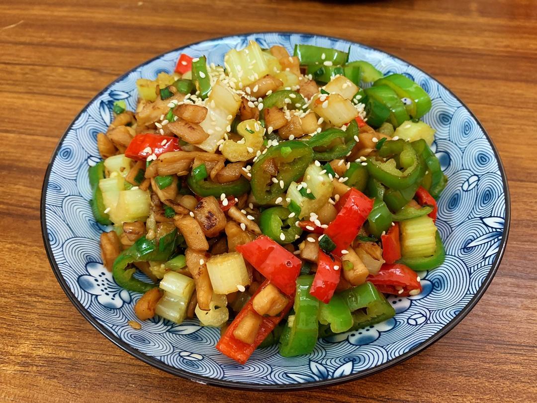 萝卜干炒腊肉（湘菜）新增腊肉快速去咸的方法