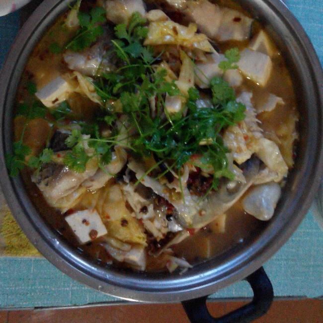 酸菜豆腐鱼的做法