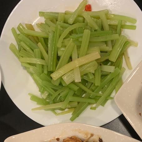 芹菜这样做有毒，吃一次爱一次