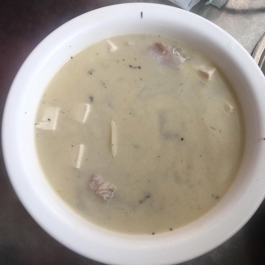 鲫鱼豆腐汤