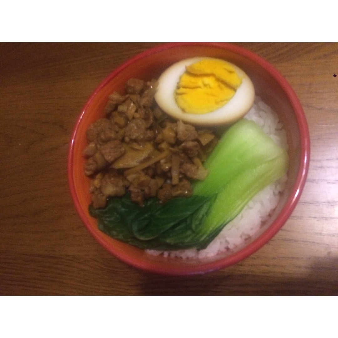 洋葱酥卤肉饭