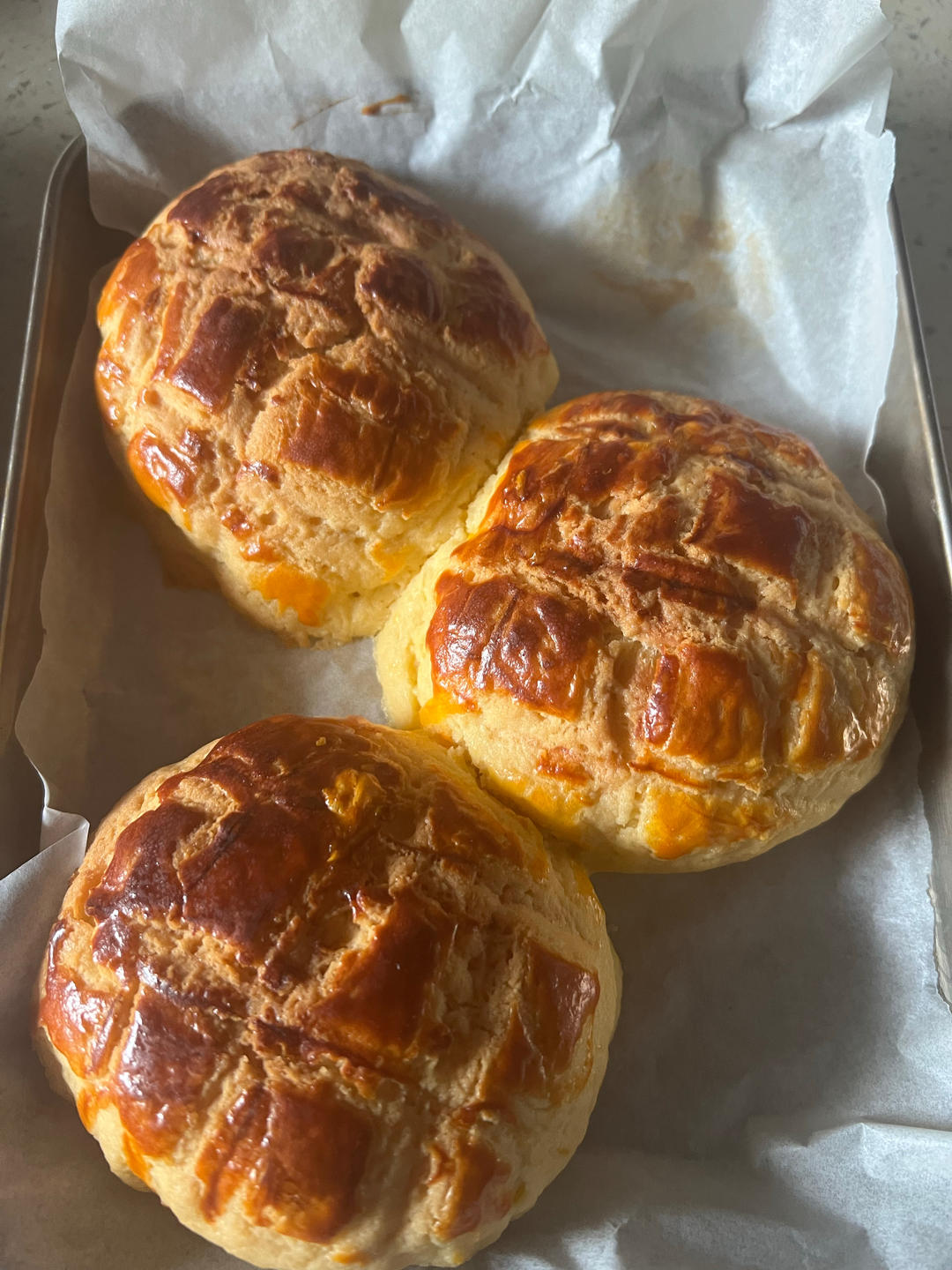 好吃到炸裂的港式菠萝包（附带制作酥皮的小视频）