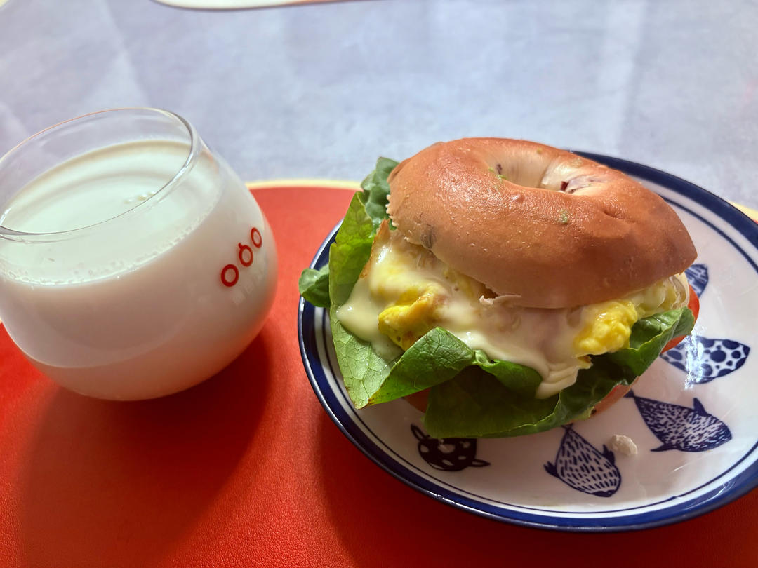 🥑牛油果的神仙吃法🥑—牛油果鲜虾贝果三明治