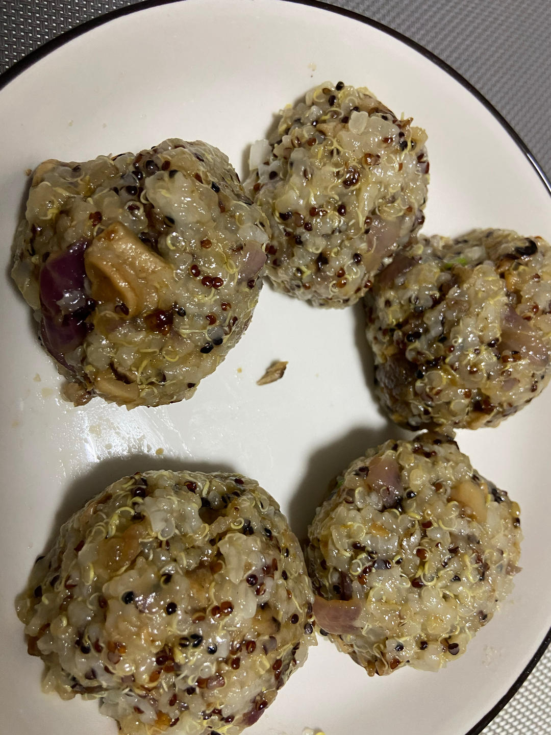 藜麦饭团