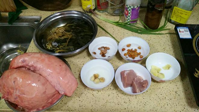 南北杏菜干猪肺汤的做法