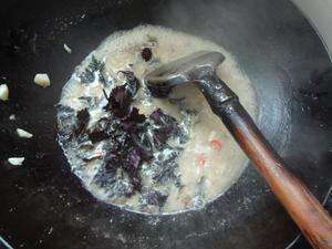 外婆私家水煮鱼头汤的做法 步骤15