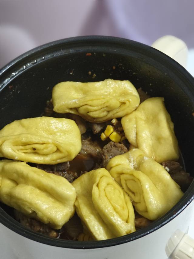 饭菜一锅出－土豆玉米排骨焖卷子【超详细】